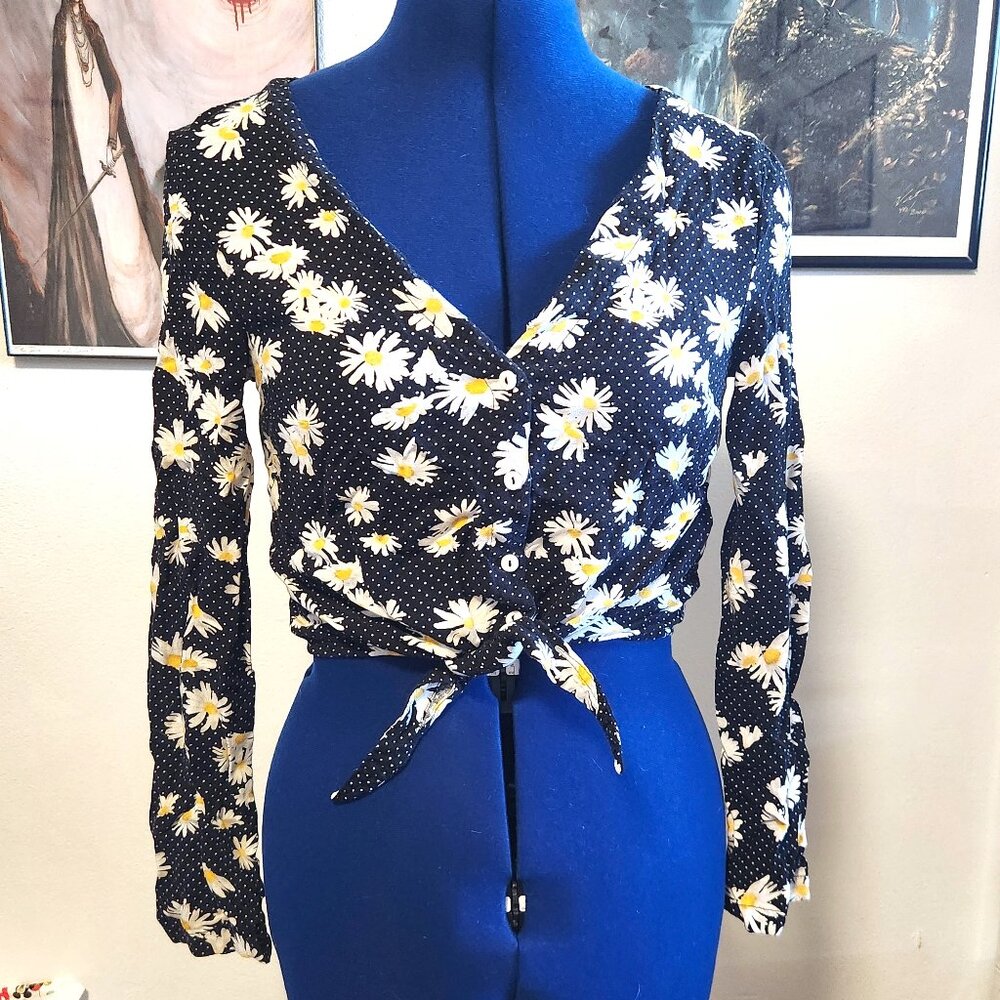 Long sleeve crop top with daisies and polka dots with waist tie